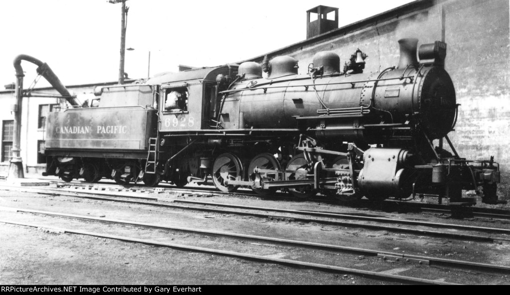 CP 0-8-0 #6928 - Canadian Pacific